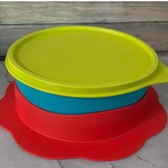 Tupperware Kids Feeding Bowl with Lid & Suction Base - Picture 1 of 6